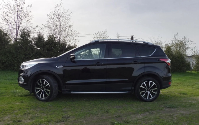 Ford Kuga cena 60900 przebieg: 174500, rok produkcji 2017 z Oborniki małe 172